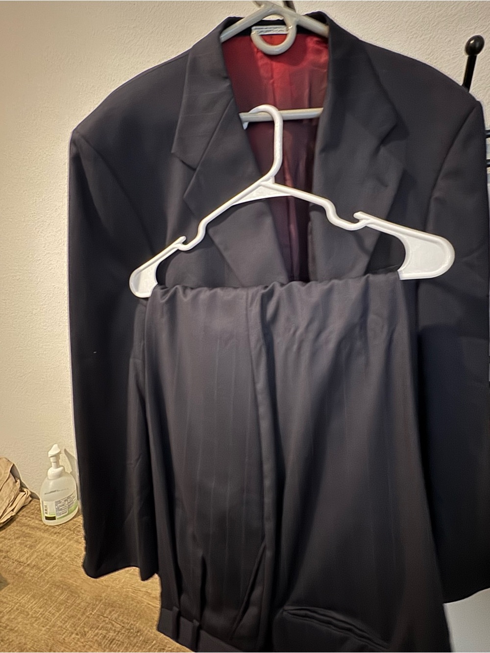 Men's Classic Black Two-Piece Suit - Tailored Blazer & Trousers R46/38/30